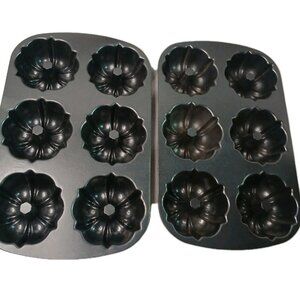 2 Nordic Ware Mini Bundt Cake 6 Compartments Made in USA Preowned Minimal Use